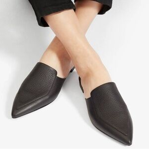 Everlane The Boss Mule Pointed Toe Black Pebbled Leather flats size 9.5